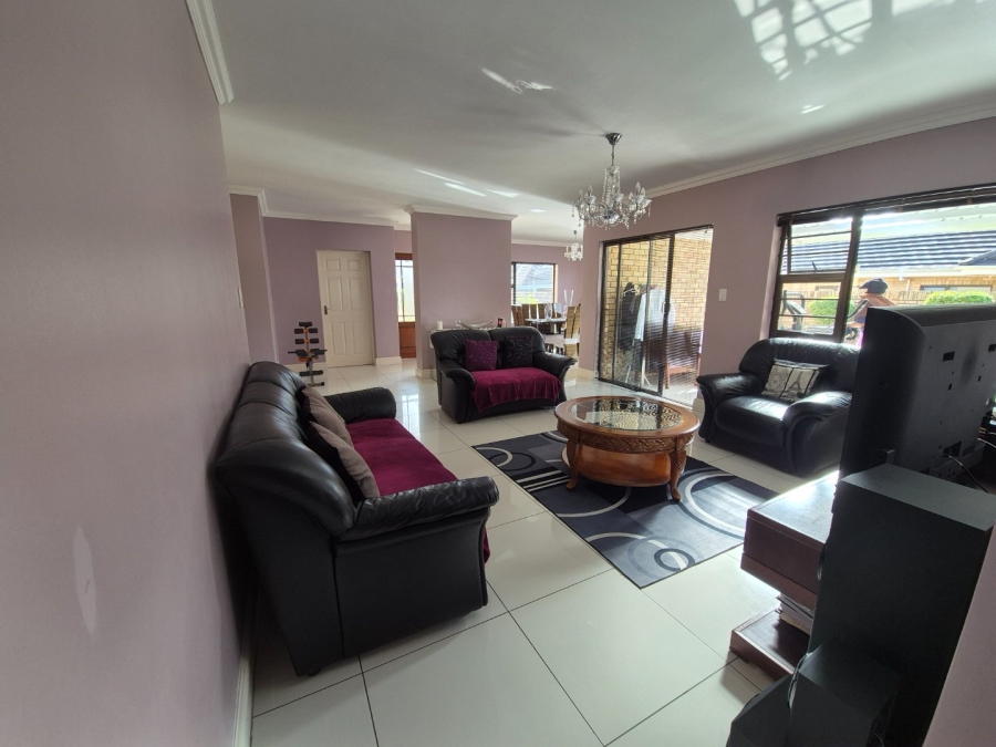 3 Bedroom Property for Sale in Weybridge Park Eastern Cape